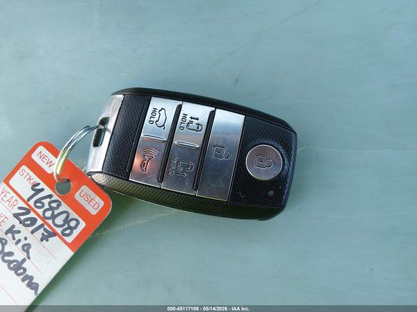 2017 KIA SEDONA LX