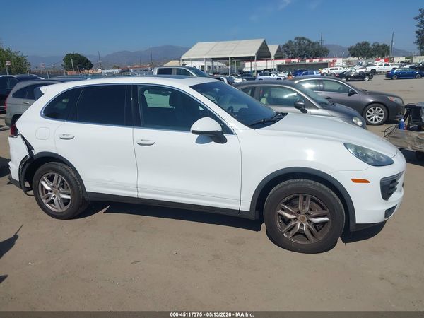 2016 PORSCHE CAYENNE