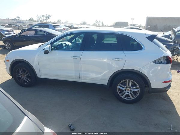 2016 PORSCHE CAYENNE