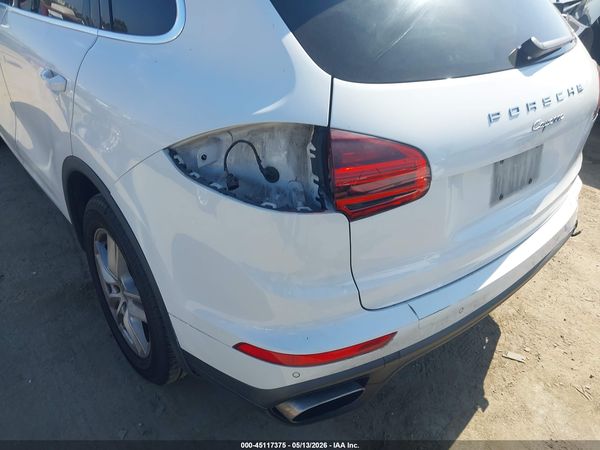 2016 PORSCHE CAYENNE