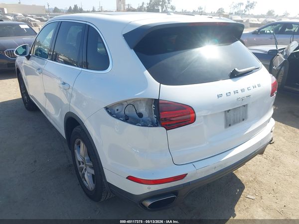 2016 PORSCHE CAYENNE