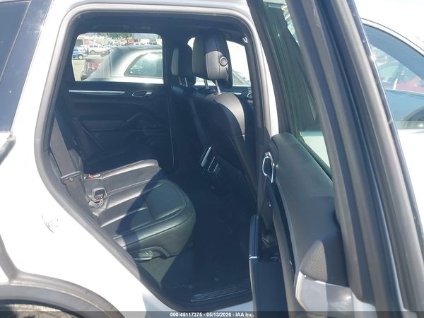 2016 PORSCHE CAYENNE