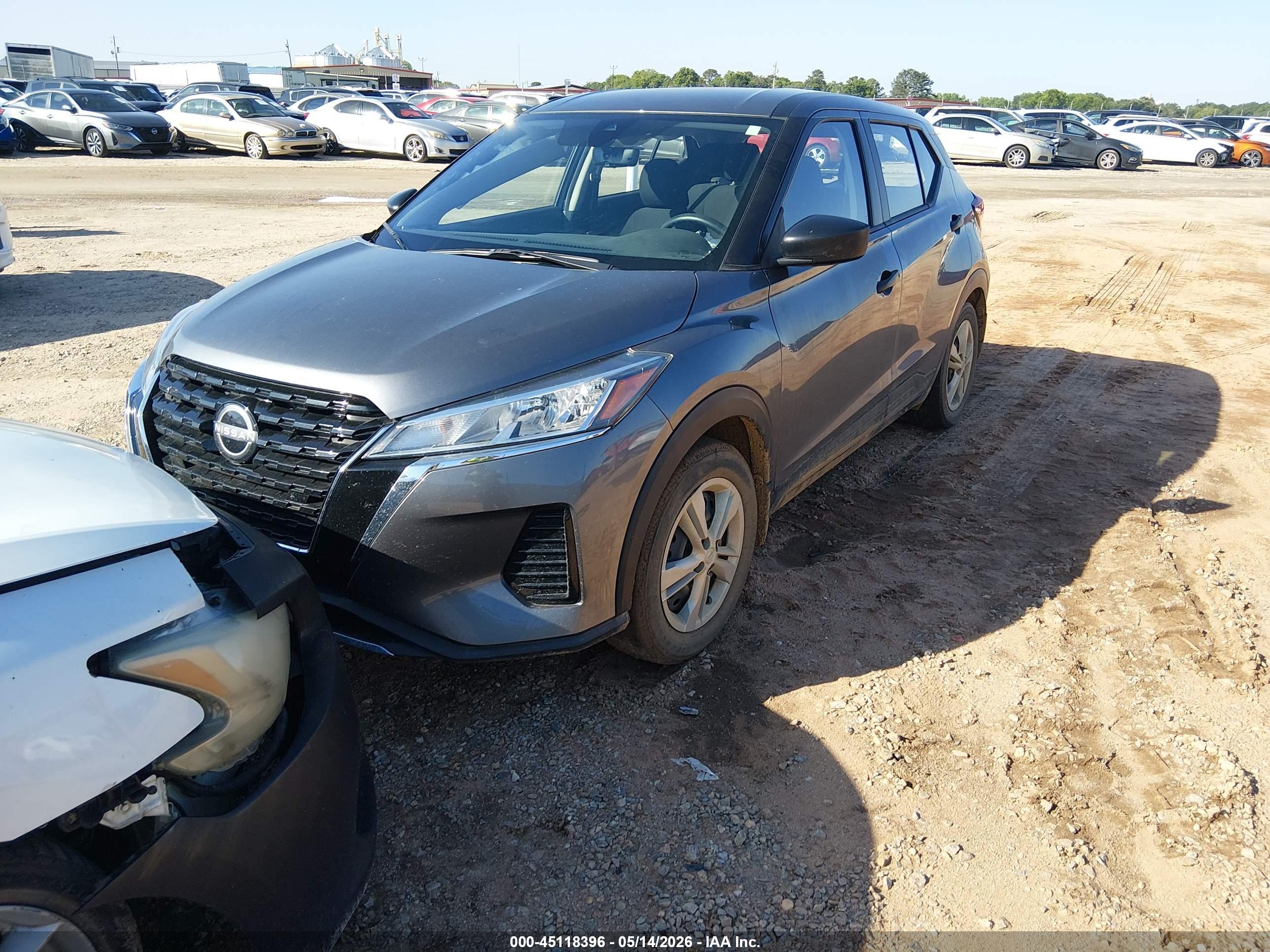 2024 NISSAN KICKS S XTRONIC CVT — I2