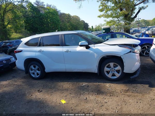 2024 TOYOTA HIGHLANDER XLE