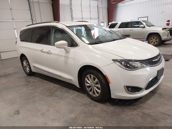 2017 CHRYSLER PACIFICA TOURING-L — I1