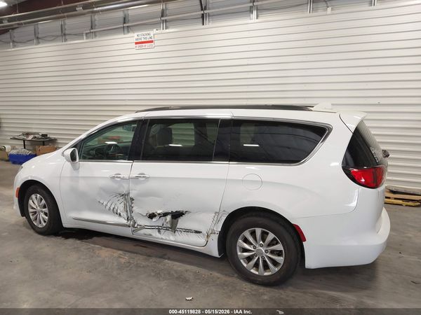 2017 CHRYSLER PACIFICA TOURING-L — I117