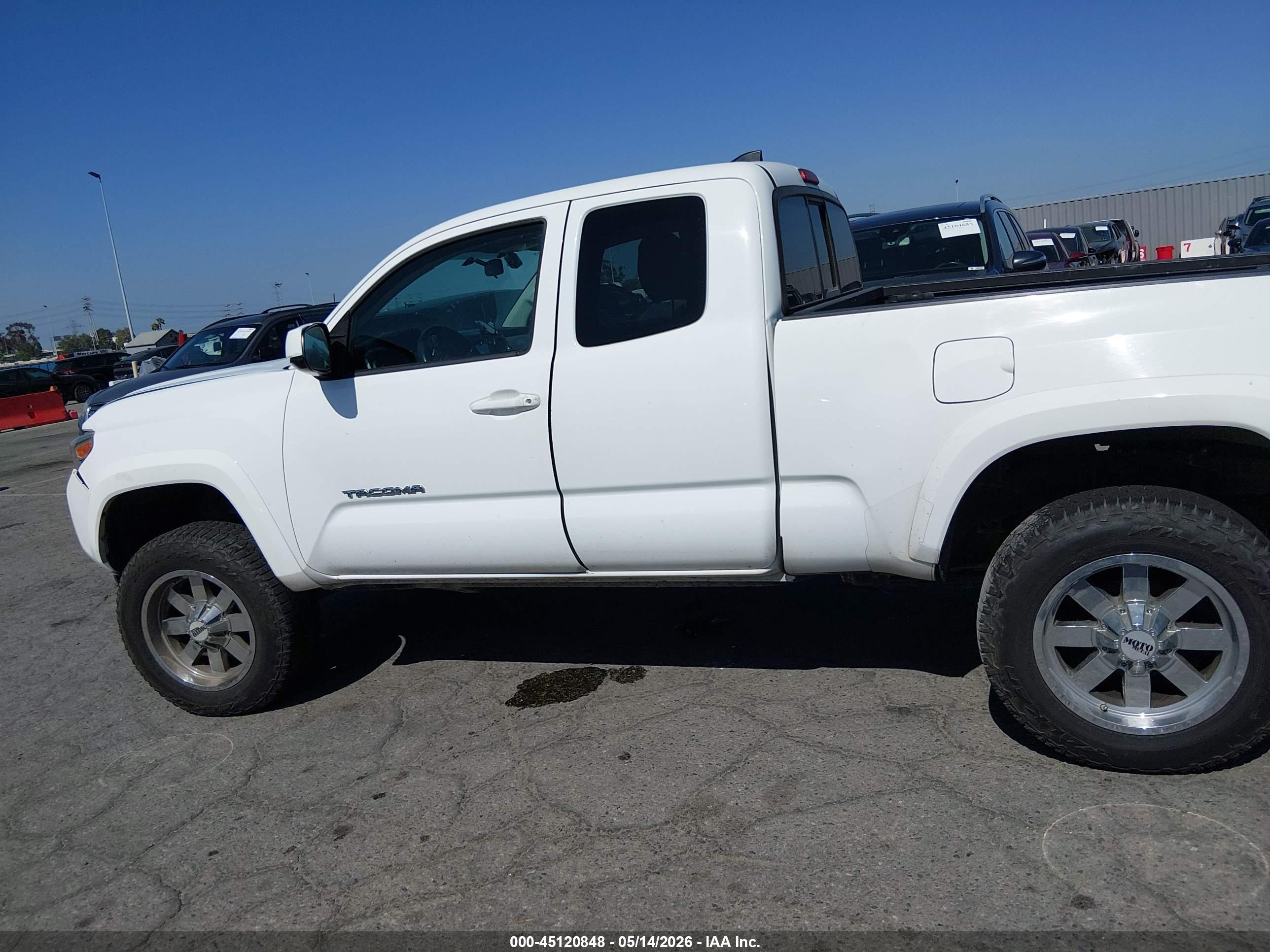 2017 TOYOTA TACOMA SR5