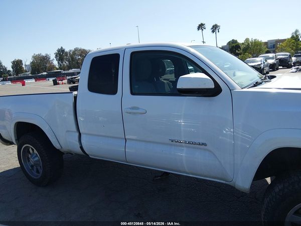 2017 TOYOTA TACOMA SR5