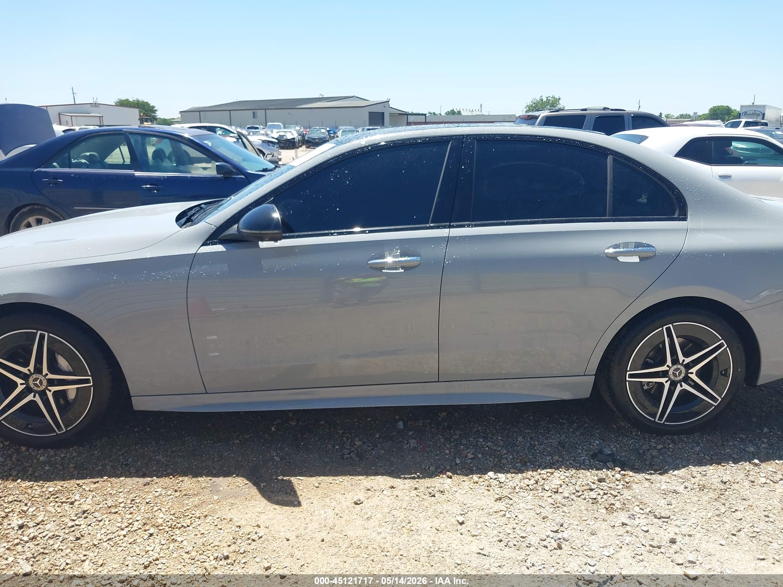 2025 MERCEDES-BENZ C 300 C300