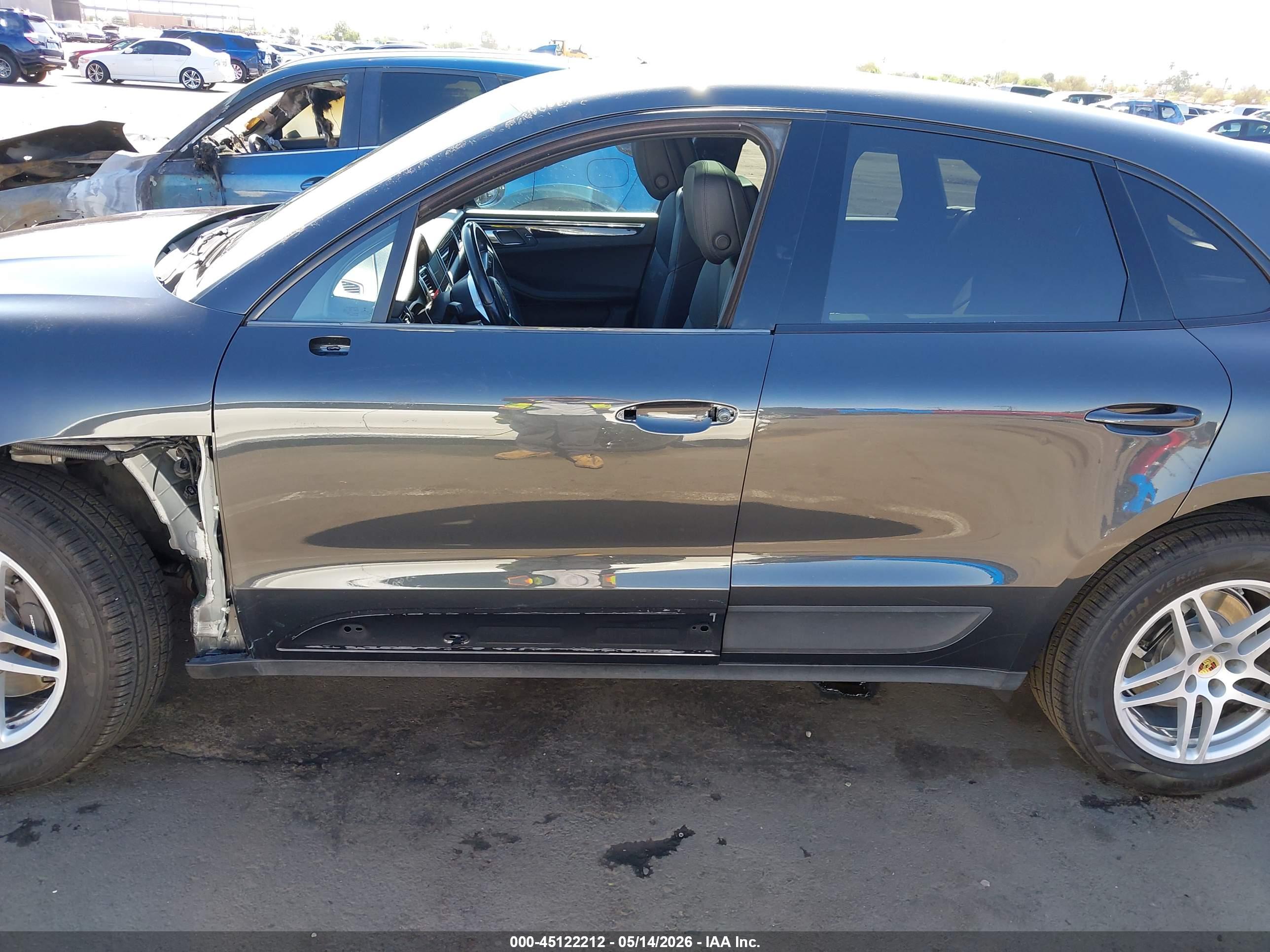 2017 PORSCHE MACAN