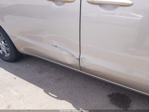 2016 KIA SEDONA LX