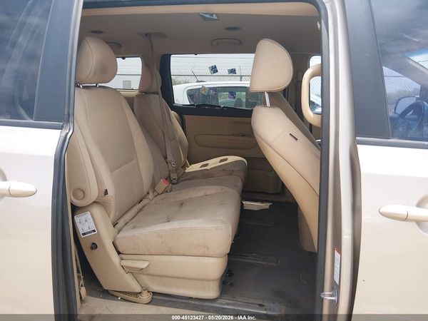2016 KIA SEDONA LX