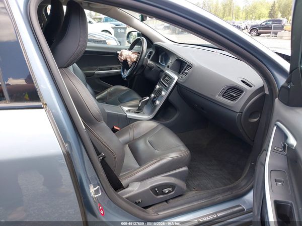 2017 VOLVO V60 CROSS COUNTRY T5