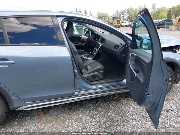 2017 VOLVO V60 CROSS COUNTRY T5