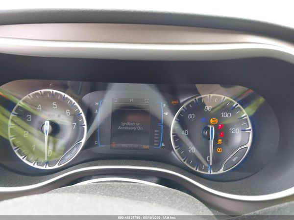 2023 CHRYSLER VOYAGER LX — I7
