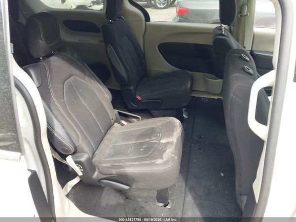 2023 CHRYSLER VOYAGER LX — I8