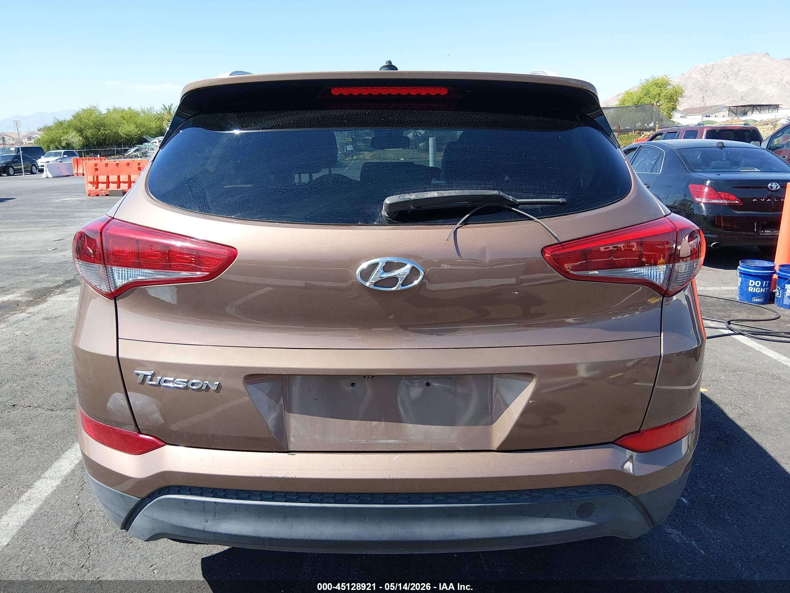 2017 HYUNDAI TUCSON SE