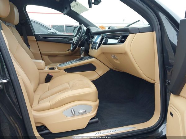 2017 PORSCHE MACAN