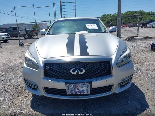2016 INFINITI Q70 3.7