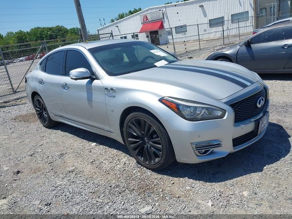 2016 INFINITI Q70 3.7