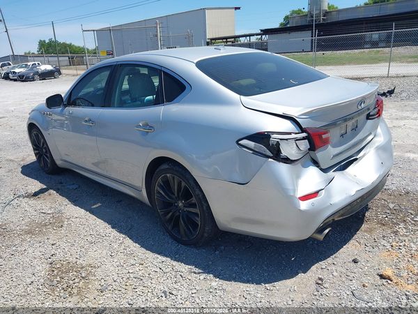 2016 INFINITI Q70 3.7