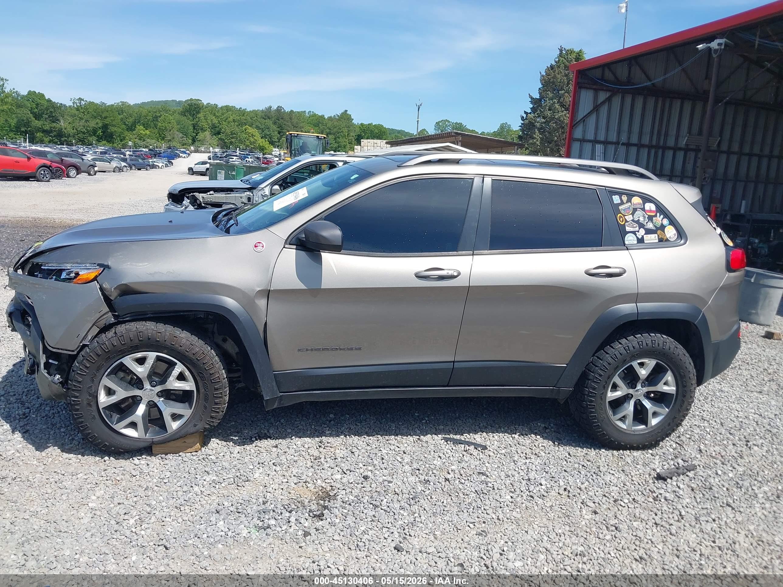 2016 JEEP CHEROKEE TRAILHAWK 4X4