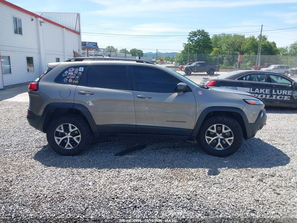 2016 JEEP CHEROKEE TRAILHAWK 4X4