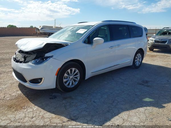 2019 CHRYSLER PACIFICA — I2