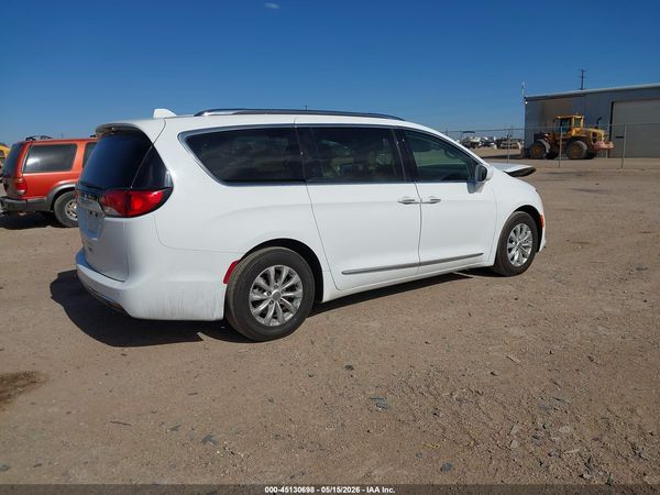 2019 CHRYSLER PACIFICA TOURING L — I4