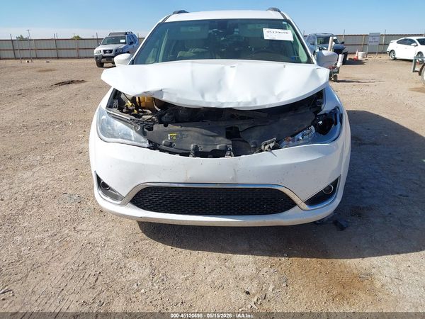2019 CHRYSLER PACIFICA TOURING L — I6