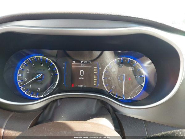 2019 CHRYSLER PACIFICA TOURING L — I7