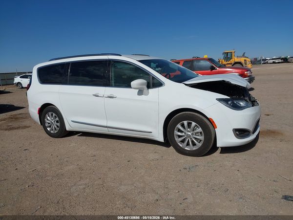 2019 CHRYSLER PACIFICA TOURING L — I116
