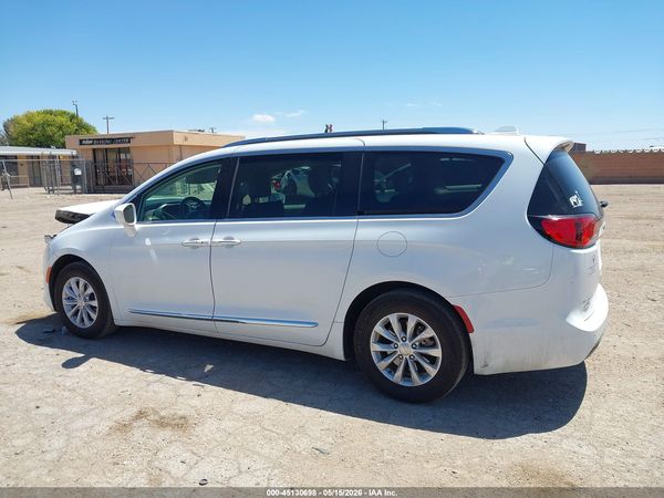 2019 CHRYSLER PACIFICA TOURING L — I117