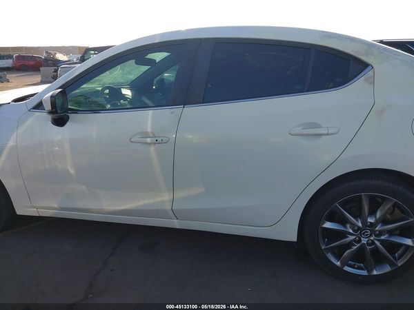 2018 MAZDA MAZDA3 TOURING