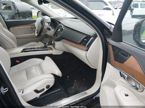 2020 VOLVO XC90