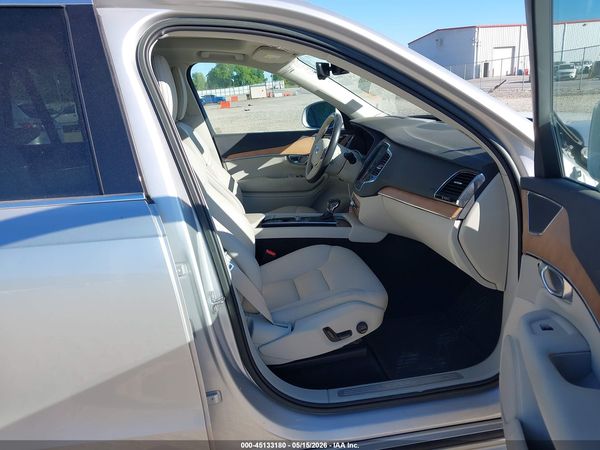2022 VOLVO XC90 T5 MOMENTUM 7 PASSENGER