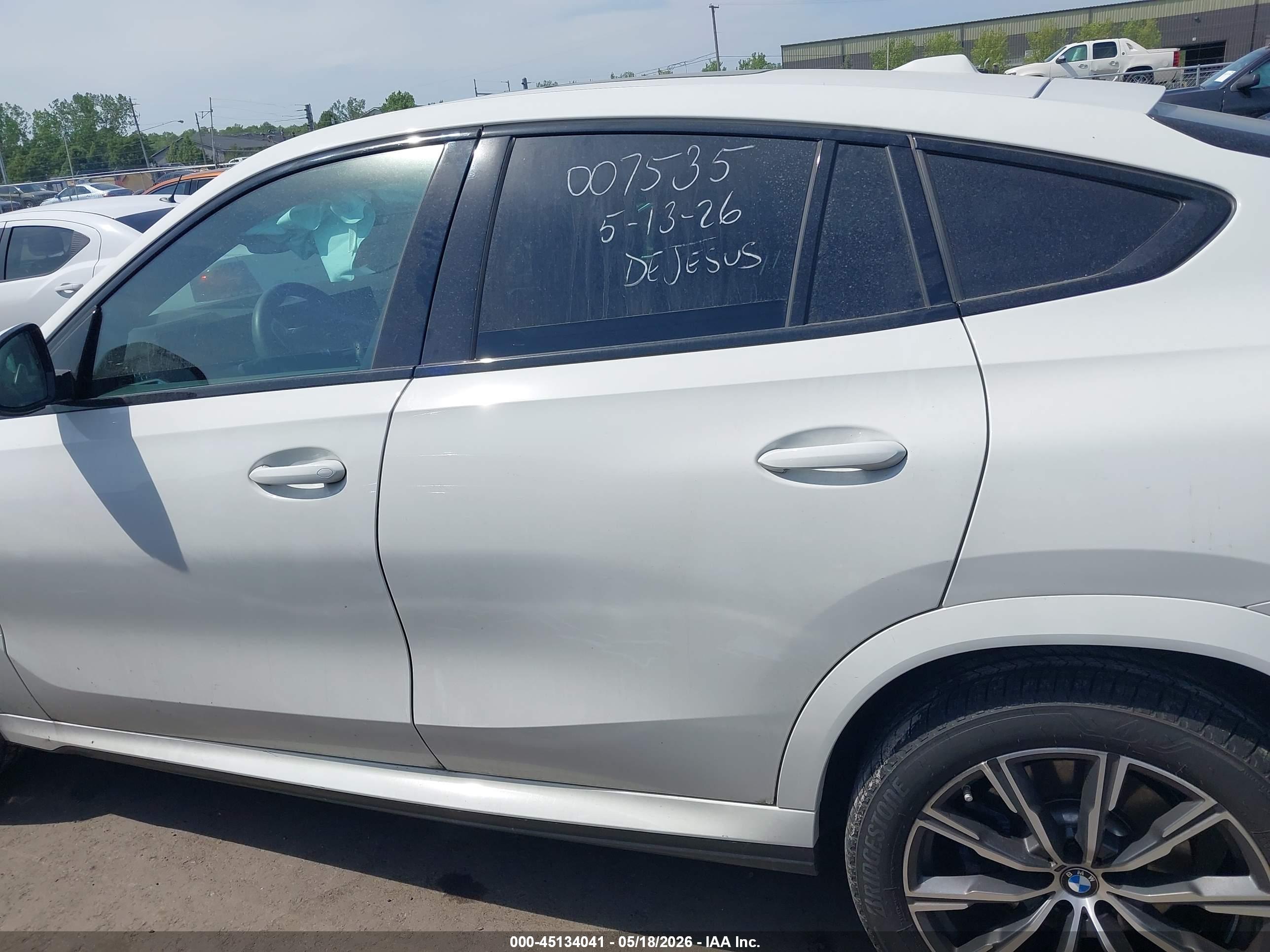 2025 BMW X6 XDRIVE40I
