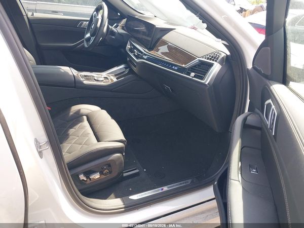 2025 BMW X6 XDRIVE40I