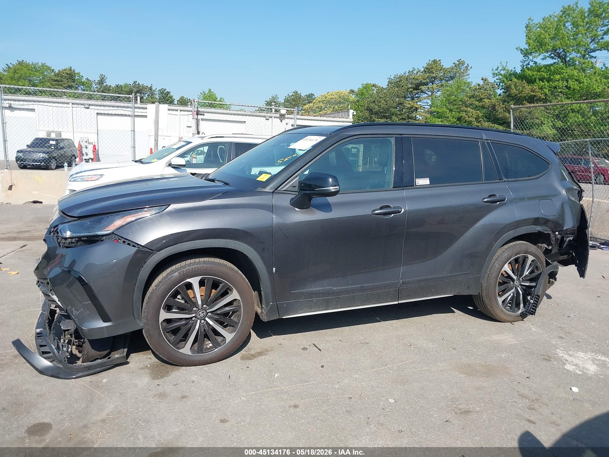 2021 TOYOTA HIGHLANDER XSE