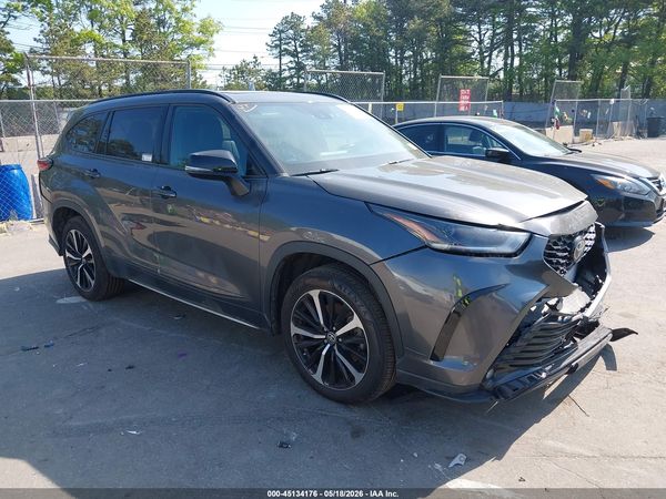 2021 TOYOTA HIGHLANDER XSE