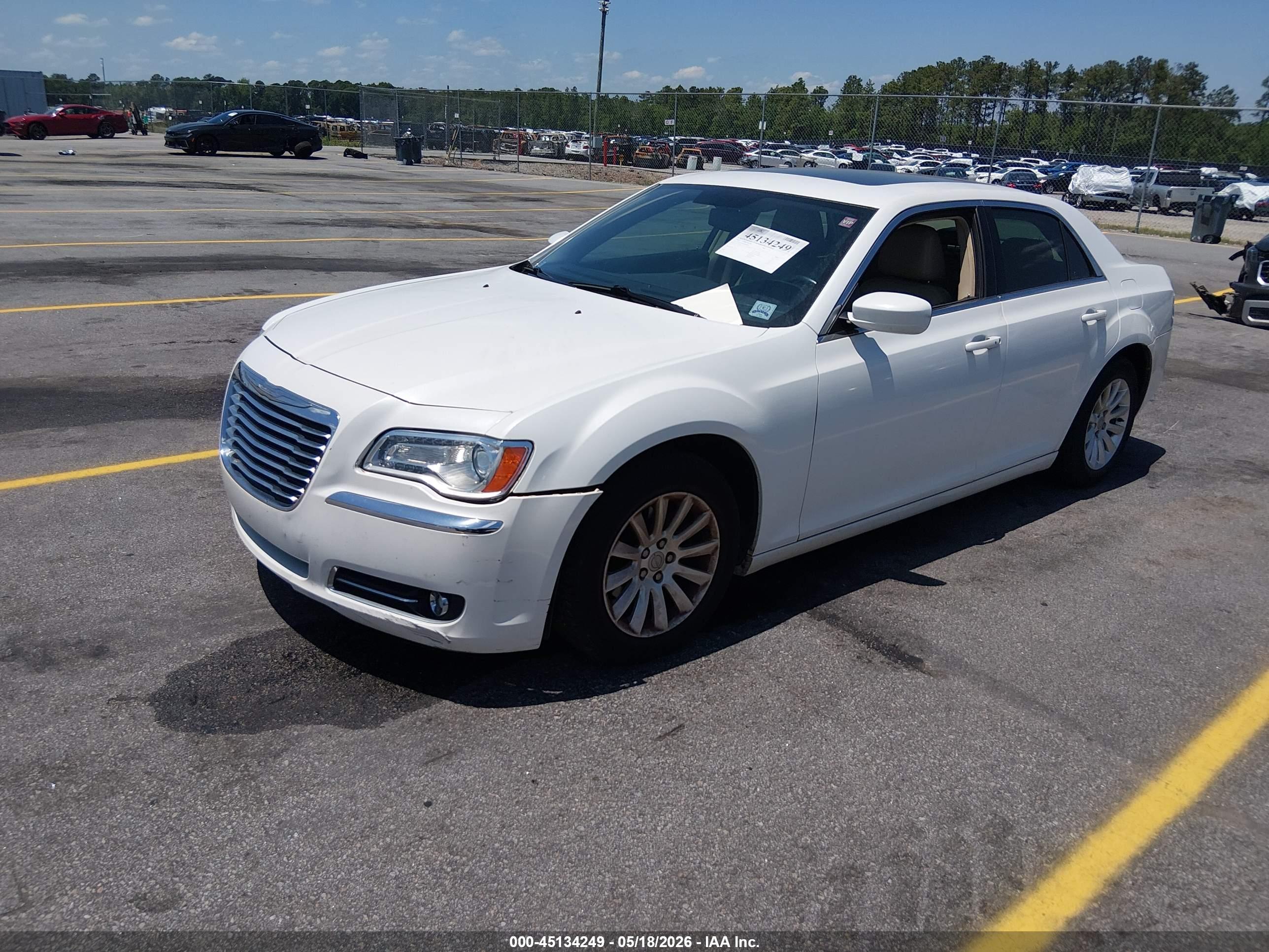 2013 CHRYSLER 300 MOTOWN — I2