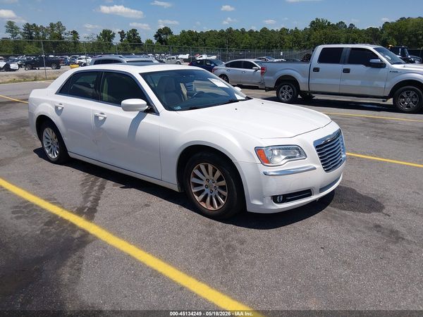 2013 CHRYSLER 300 MOTOWN — I1
