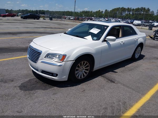 2013 CHRYSLER 300 — I2