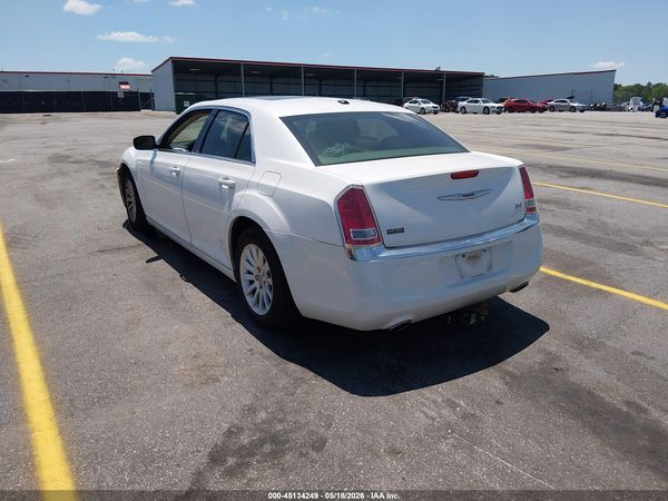 2013 CHRYSLER 300 MOTOWN — I3