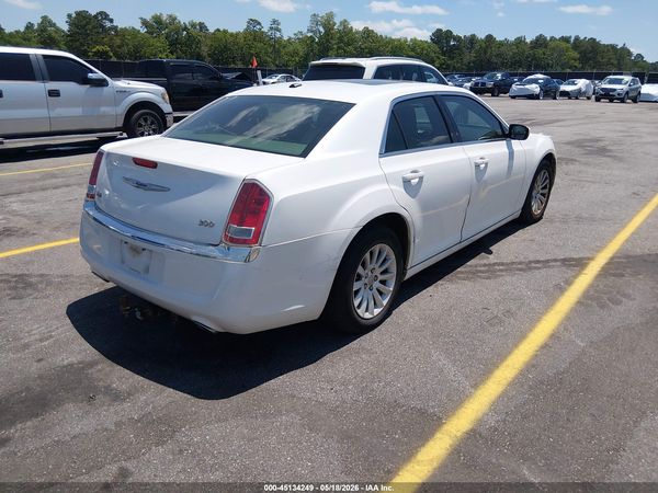2013 CHRYSLER 300 MOTOWN — I4