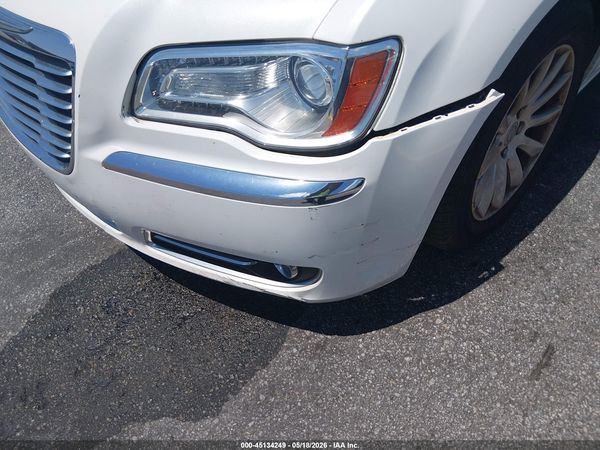2013 CHRYSLER 300 MOTOWN — I6