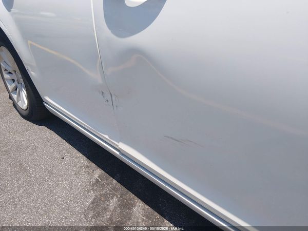 2013 CHRYSLER 300 MOTOWN — I153