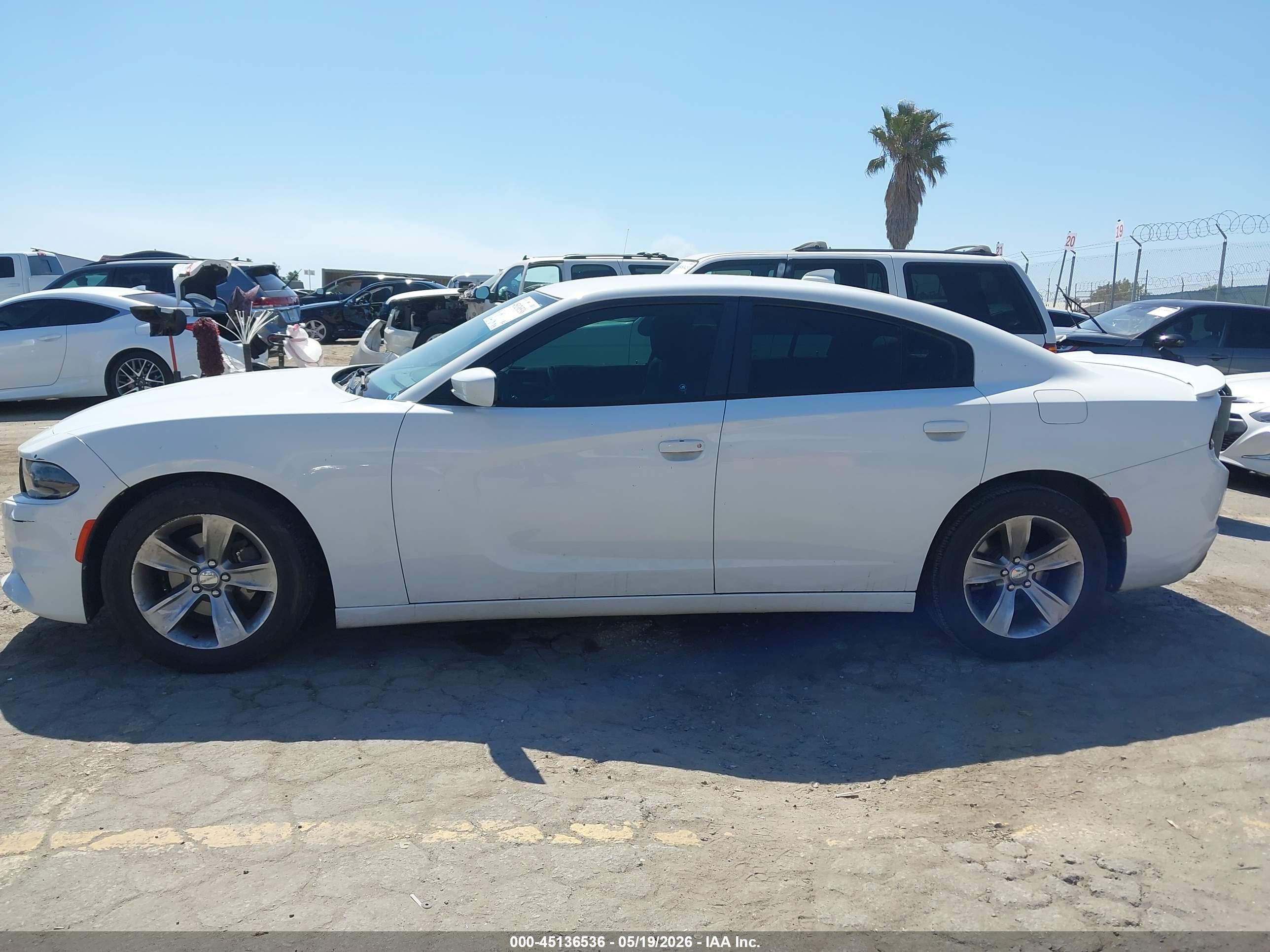 2016 DODGE CHARGER SXT