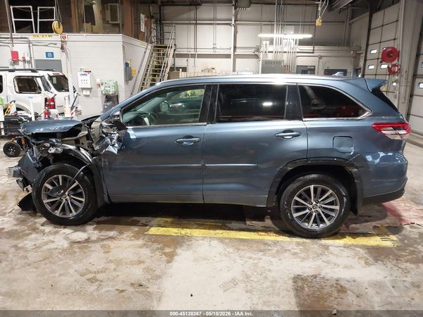 2018 TOYOTA HIGHLANDER XLE