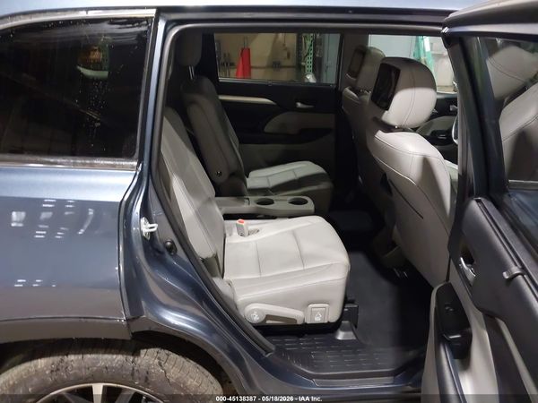2018 TOYOTA HIGHLANDER XLE